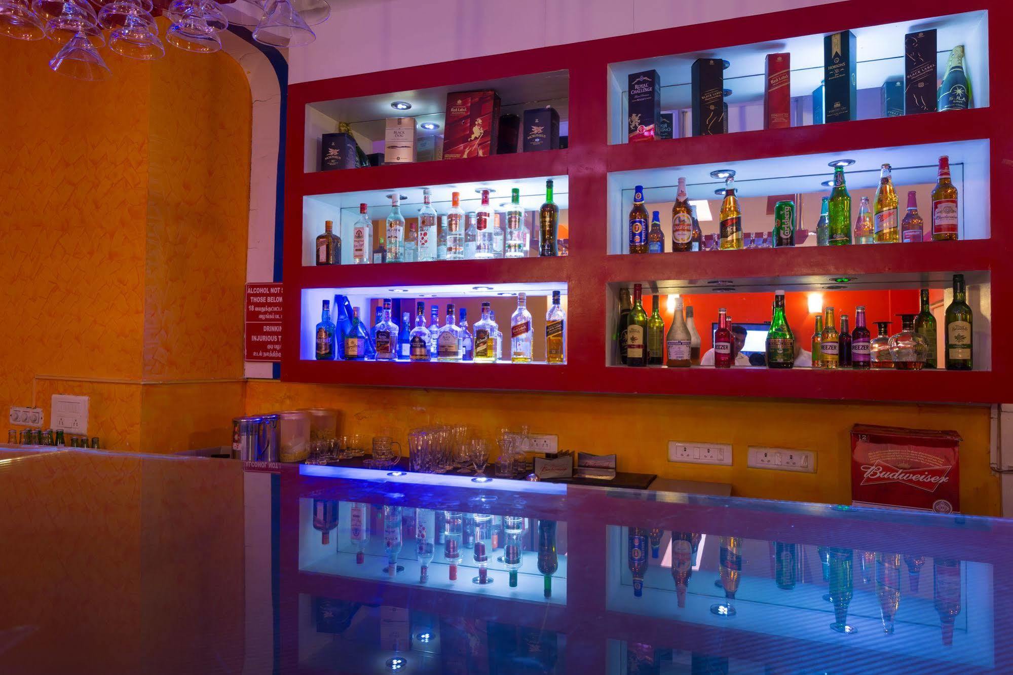 根吉尔朋迪榭里酒店 蓬蒂切里 外观 照片